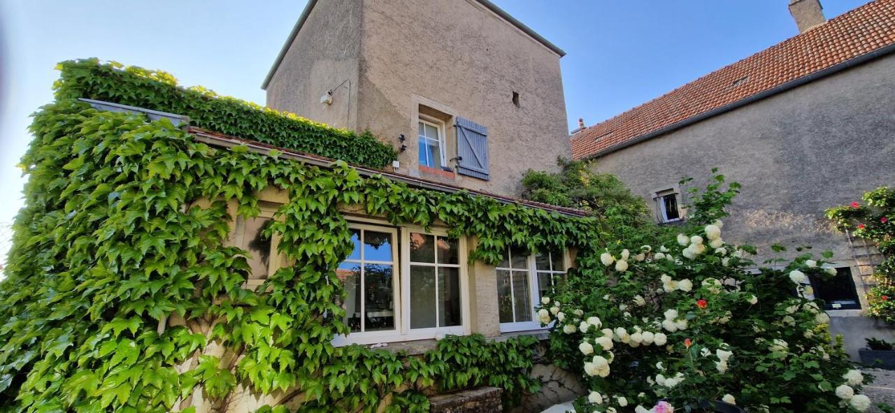 La Tour Du 12 Villa Chamboeuf Exterior photo
